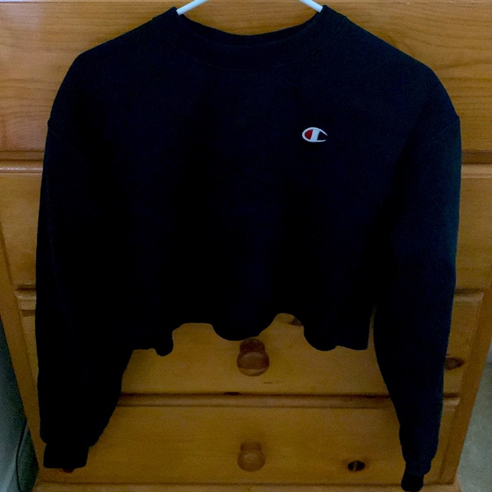 CHAMPiON Cropped Crewneck black womens medium
